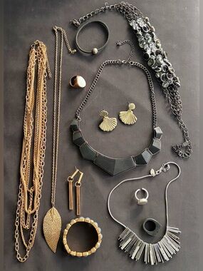 Modernistic minimalistic costume jewelry bundle -used.